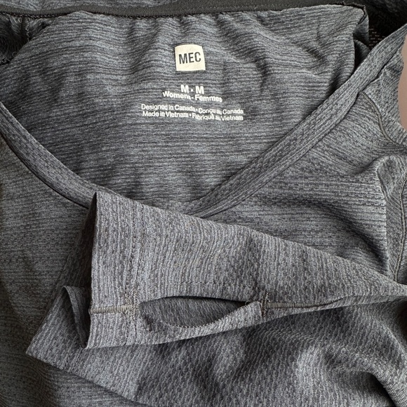 Lightweight training shirt - Picture 3 of 3